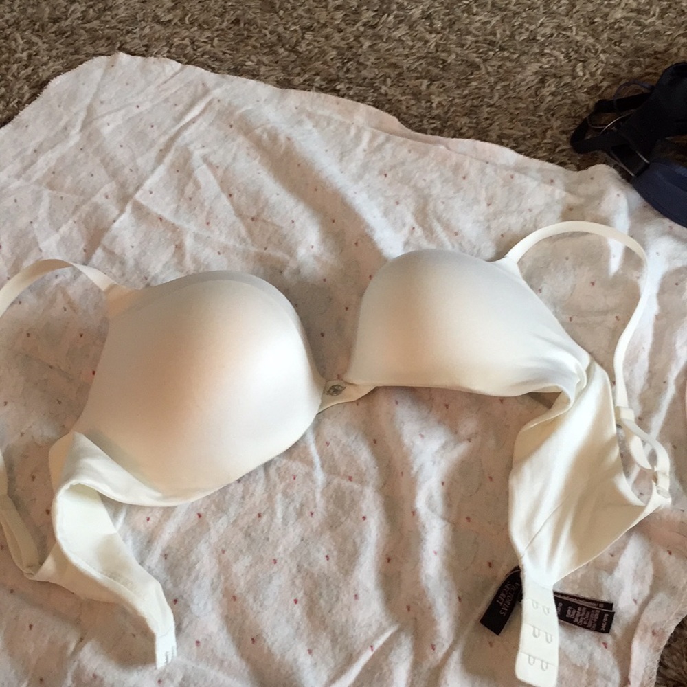 Victoria’s Secret push up bra very sexy